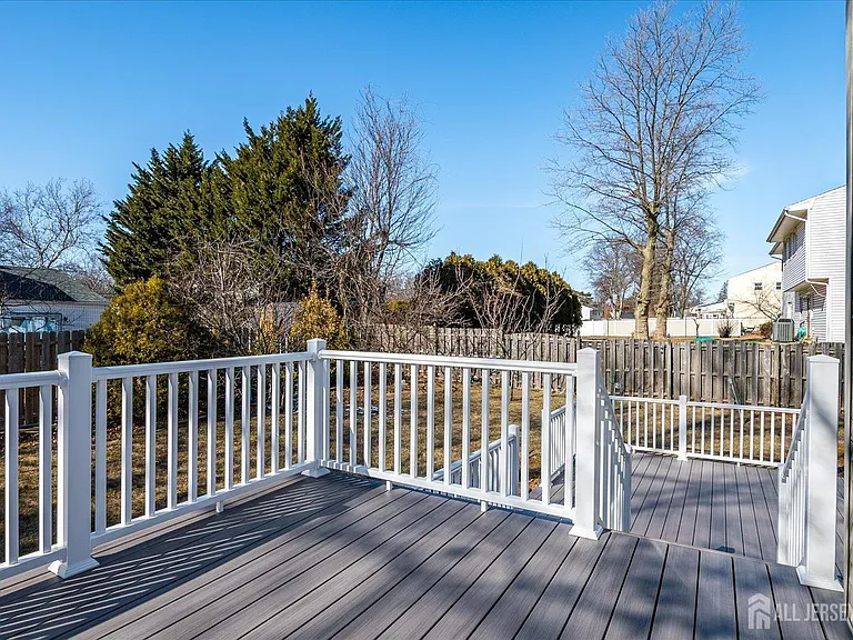 79 Beechwood Ave — Photo 31