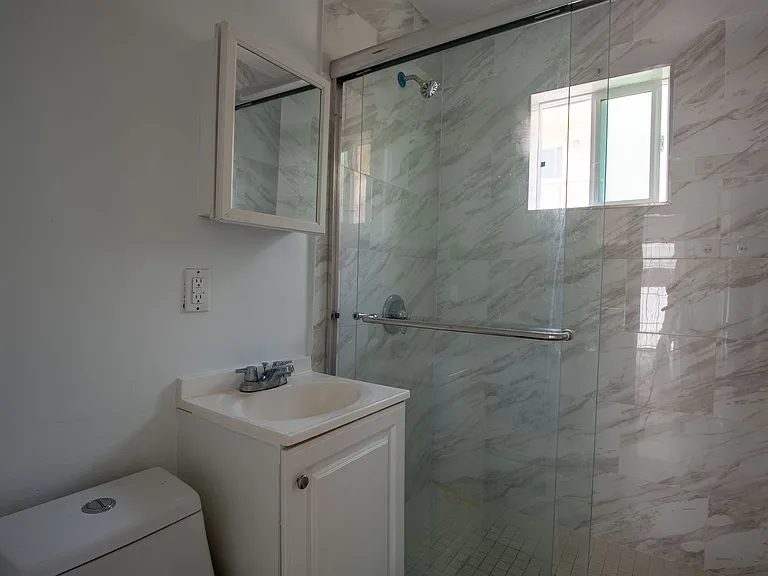 320 G St — Photo 7
