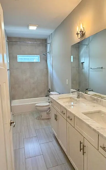 2nd floor bathroom with dual vanity