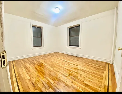 Rented by EastMount Realty LLC | media 8