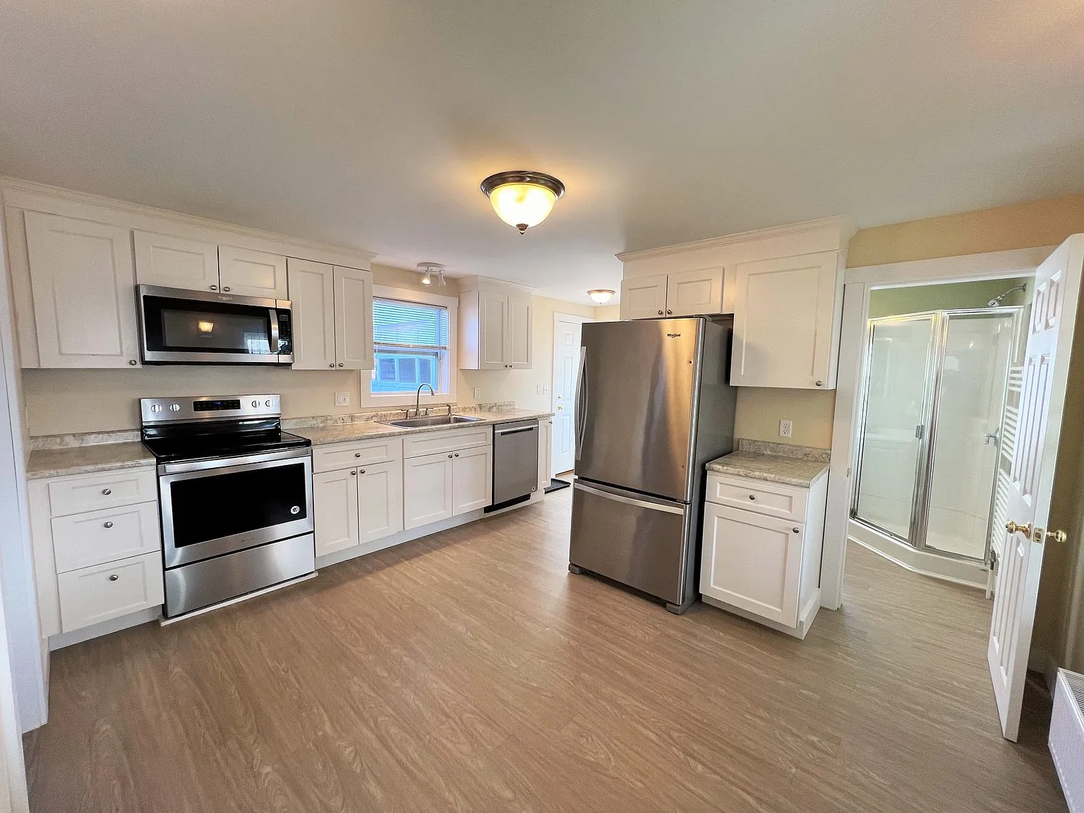 1 bed, 924 sqft, $2,000 — Photo 4