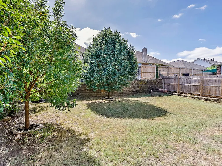 9921 Delamere Dr — Photo 3