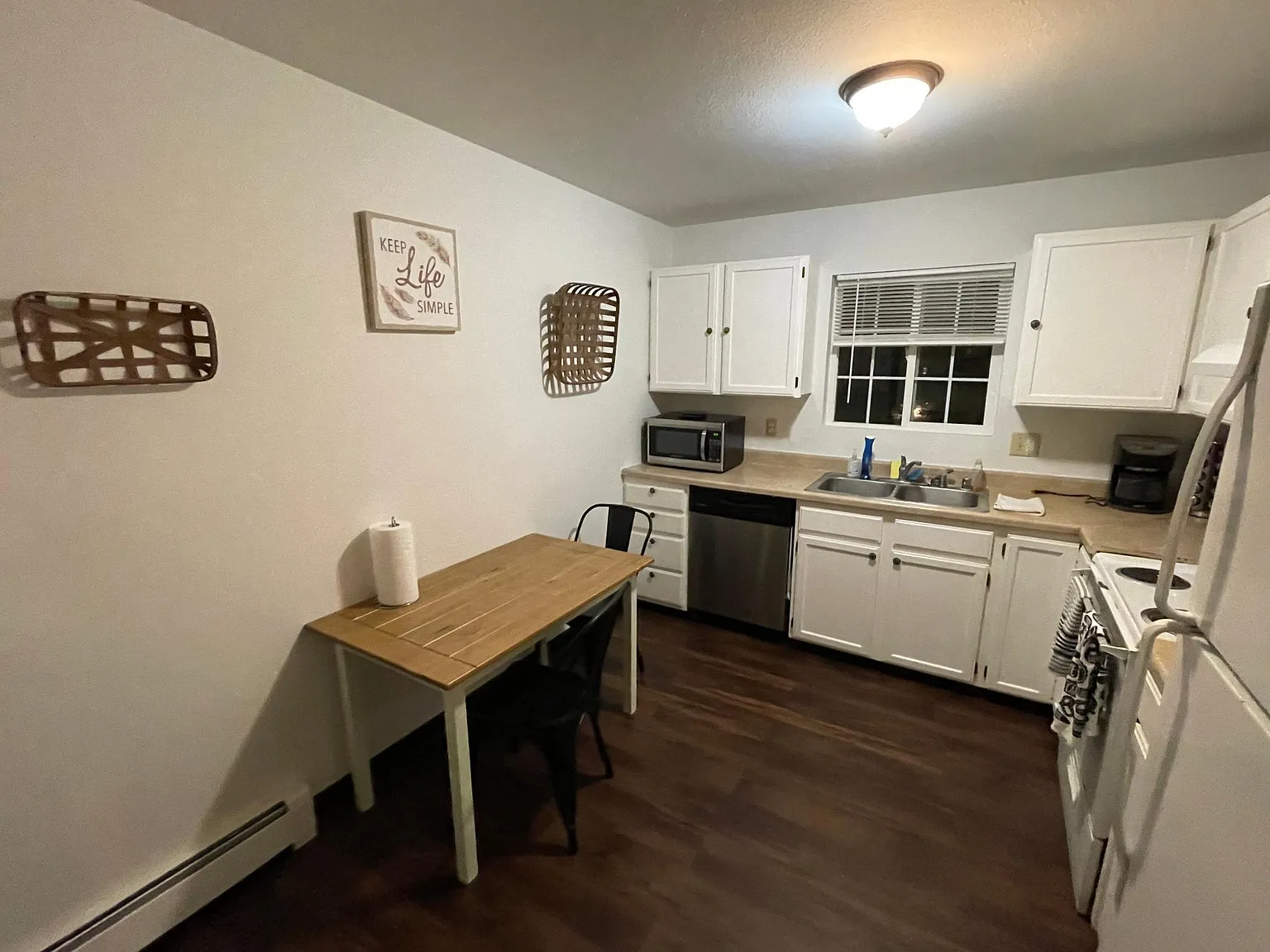 3 bed, 1000 sqft, $2,100 — Photo 4