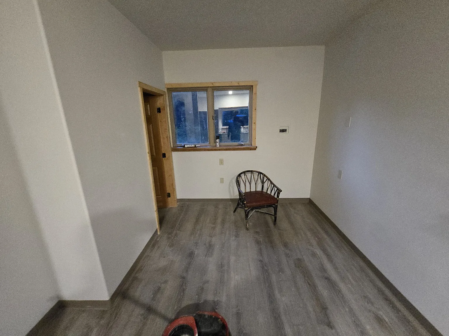 Studio, 300 sqft, $850 — Photo 3