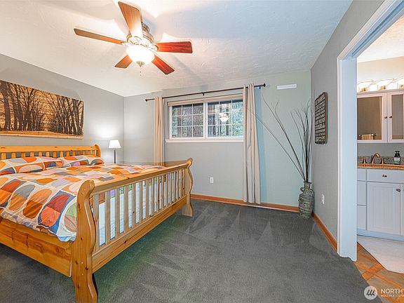 4th image of 121 N Chinook Drive N