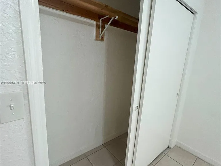 5814 NE 4th Ct #7 — Photo 17