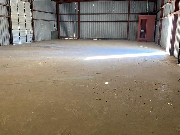 4th image of 1460 Industrial Blvd