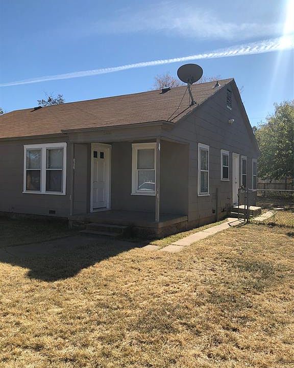 1st image of 2403 Russell Ave