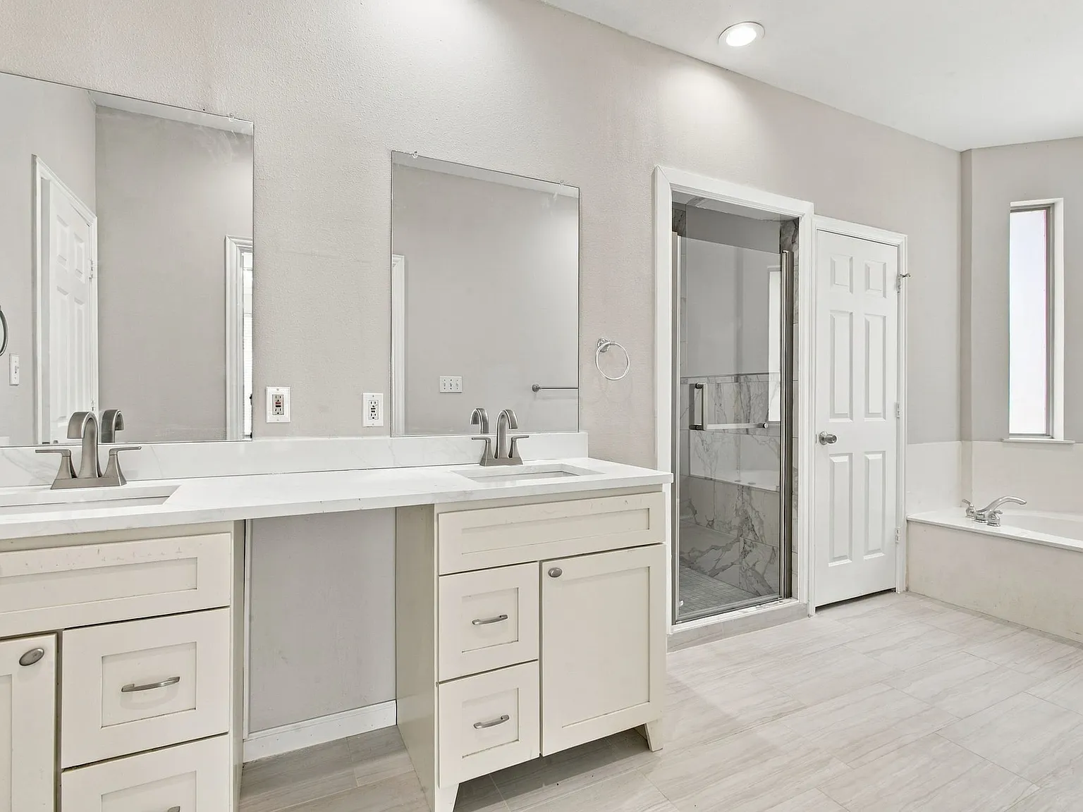 4 bed, 3.5 bath, 2800 sqft, $3,700 — Photo 4