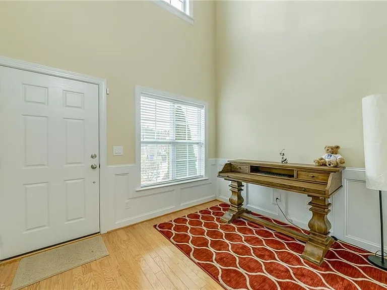 1135 Heritage Path Ln — Photo 7