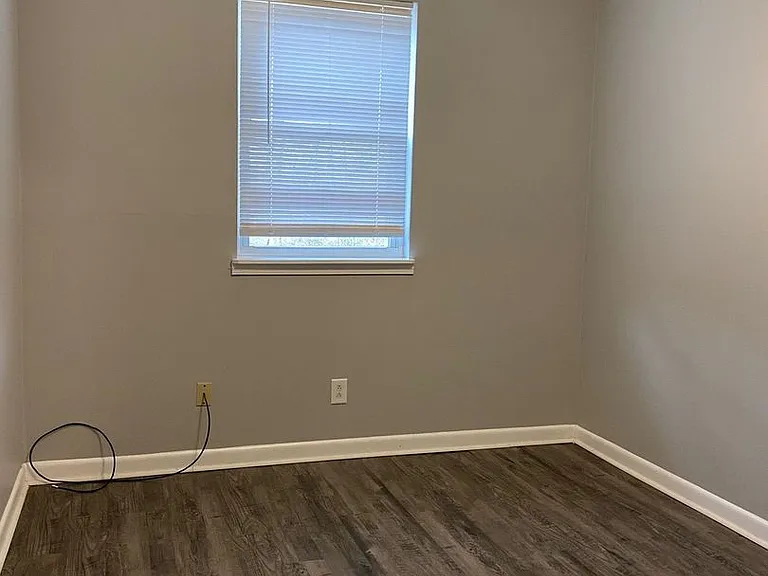 812 Bradley St — Photo 6