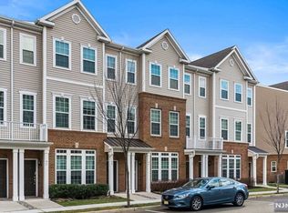 96 Wesmont Dr, Wood Ridge, NJ 07075