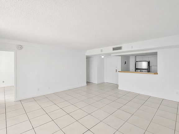 2nd image of 13499 Biscayne Boulevard #910