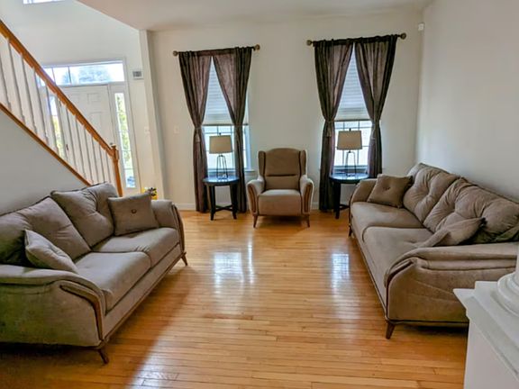 2nd image of 9 Laurel Wood Ct