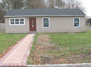 803 Provost Ave, Bellport, NY 11713