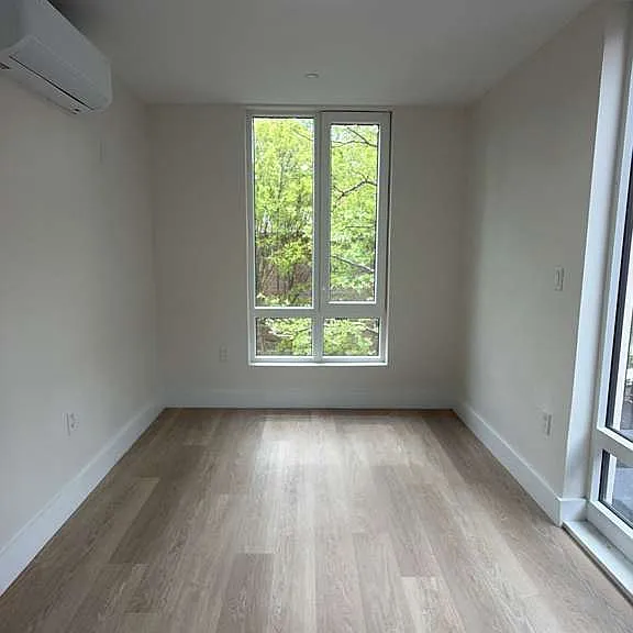 3318 Paulding Ave — Photo 2