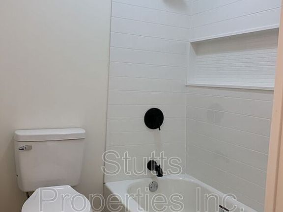 4th image of 927 Sherrod Ave #A