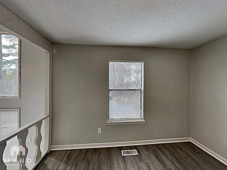 9925 Miller Ave — Photo 7