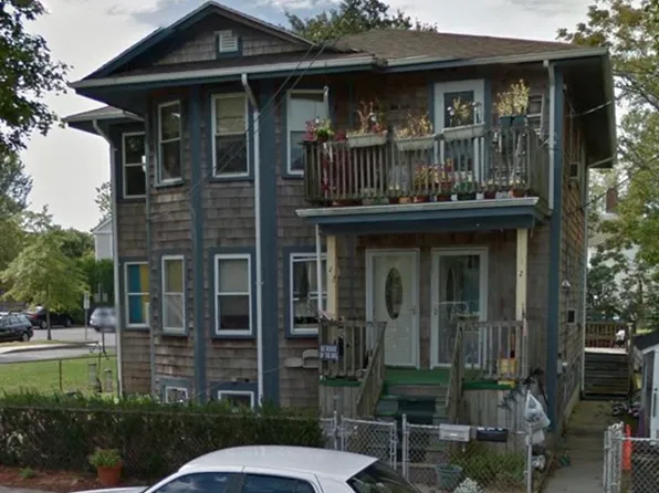2 Academy Ave, Fairhaven, MA 02719