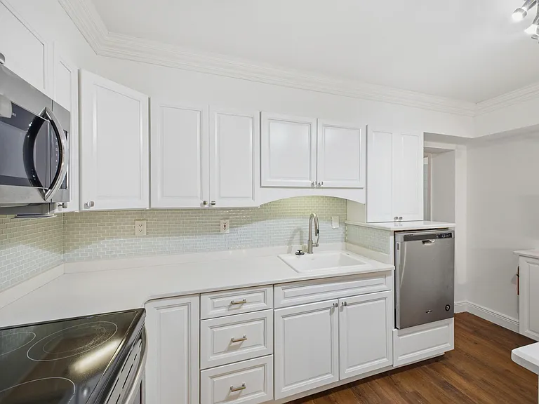 5120 NE 22nd Ave — Photo 10