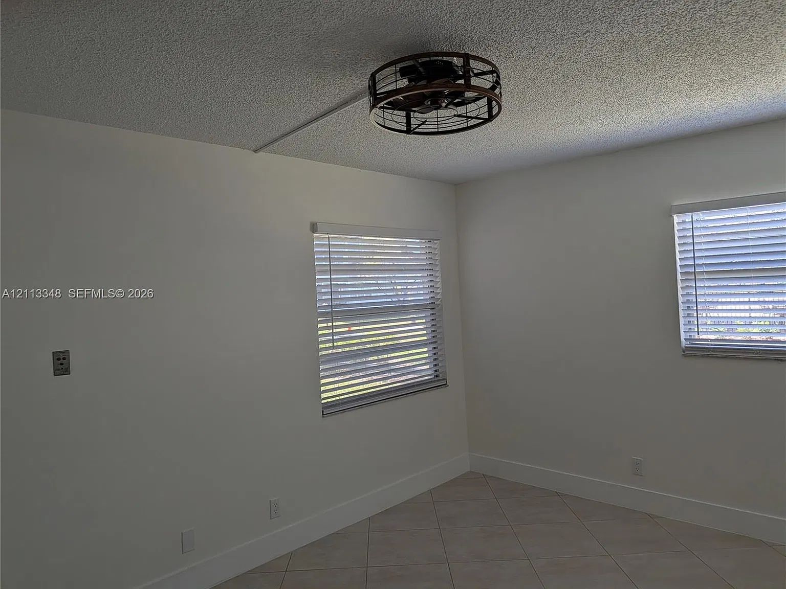Cambridge At Century Vill — Photo 2