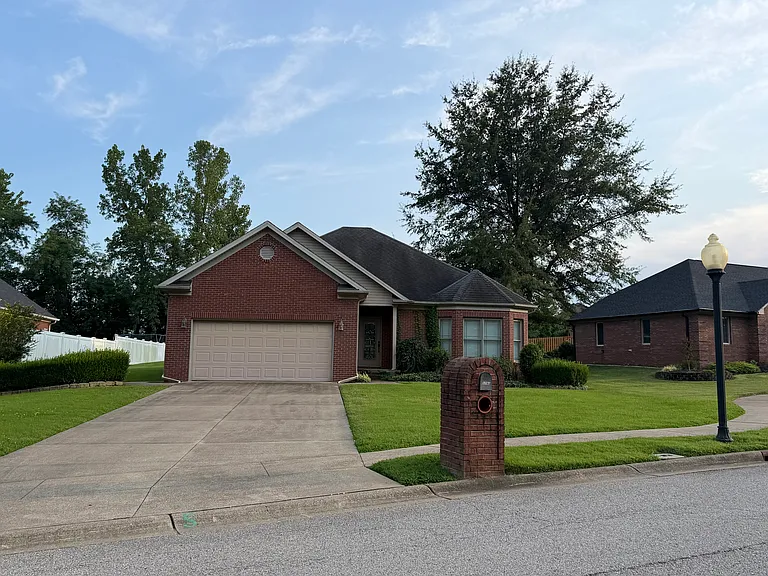 3760 Boulder Ln — Photo 1
