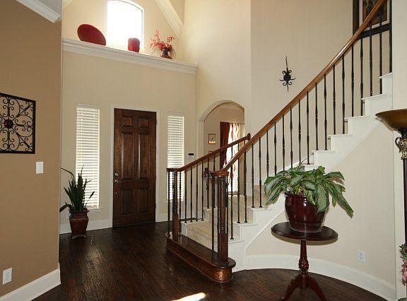 3rd image of 11273 Graceland Ln