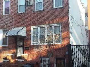 2445 32nd St, Astoria, NY 11102