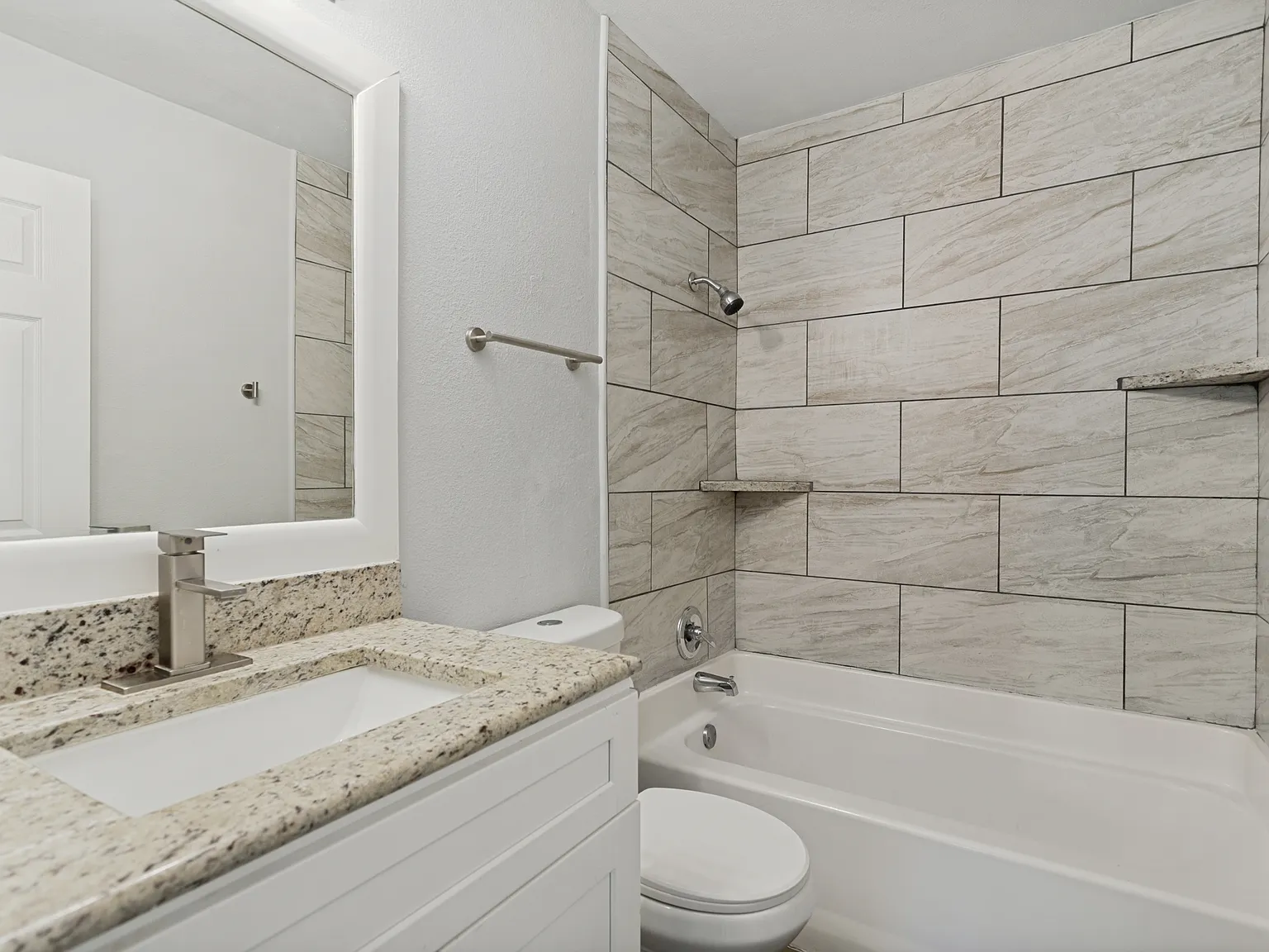 4 bed, 1218 sqft, $1,350 — Photo 2