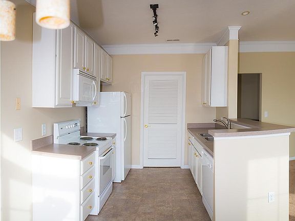 3rd image of 6952 Elmfield Dr W #6952