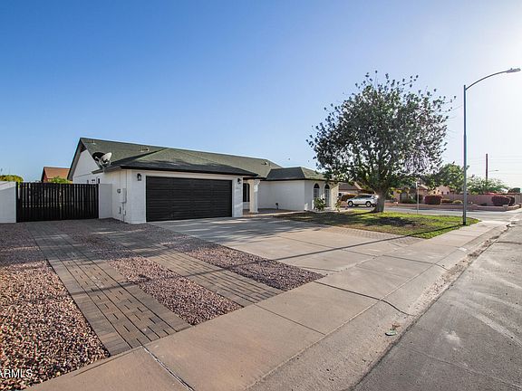 3rd image of 7425 W CORRINE Drive