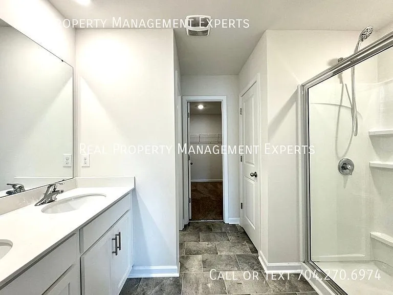 4025 Lampasas Ln — Photo 9