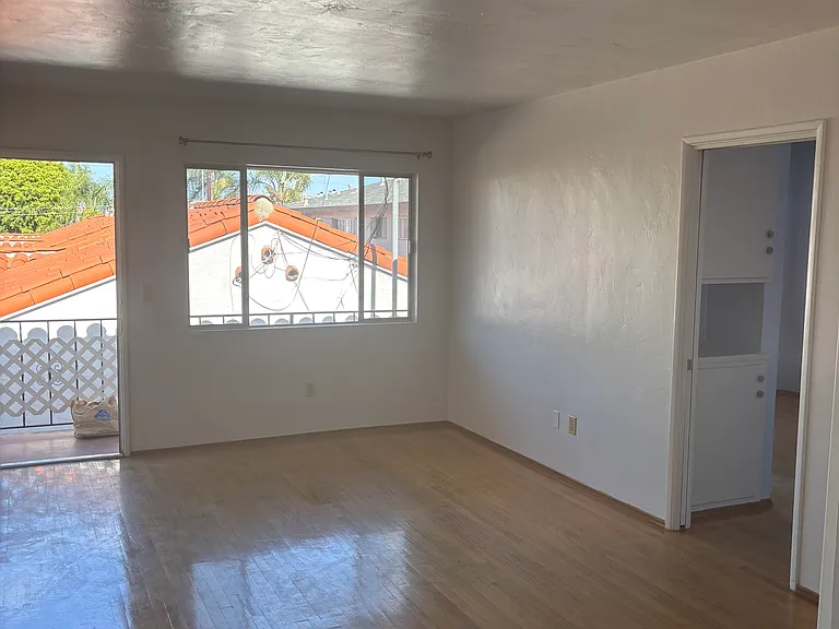 4492-4502 Illinois St #4492-D — Photo 6