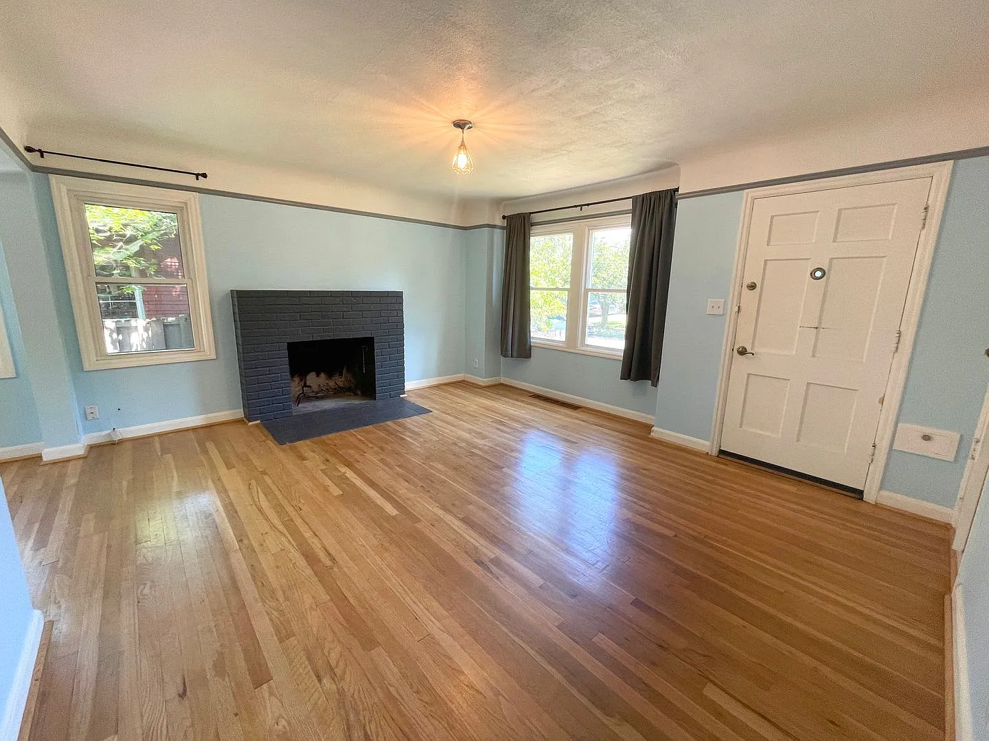 Artsy Home in Arbor Lodge with Tons of Bonus Space, Fenced Yard, A/C — Photo 2