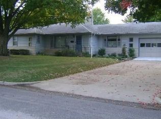 1609 Lilac Ln, Carthage, MO 64836