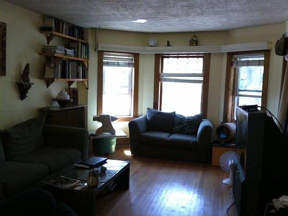 2nd image of 102 N Kenilworth Ave #2