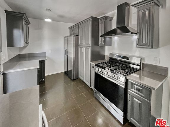 2nd image of 2211 Casitas Ave