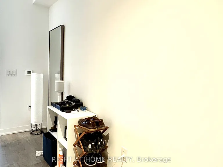 20 Richardson St #404 — Photo 7