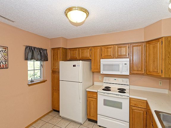 4th image of 4109 Foxwood Dr S