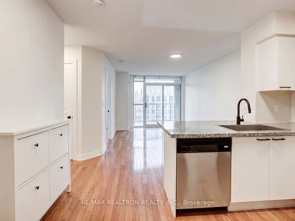 16 Harrison Garden Blvd #2407, Toronto, ON M2N 7J6