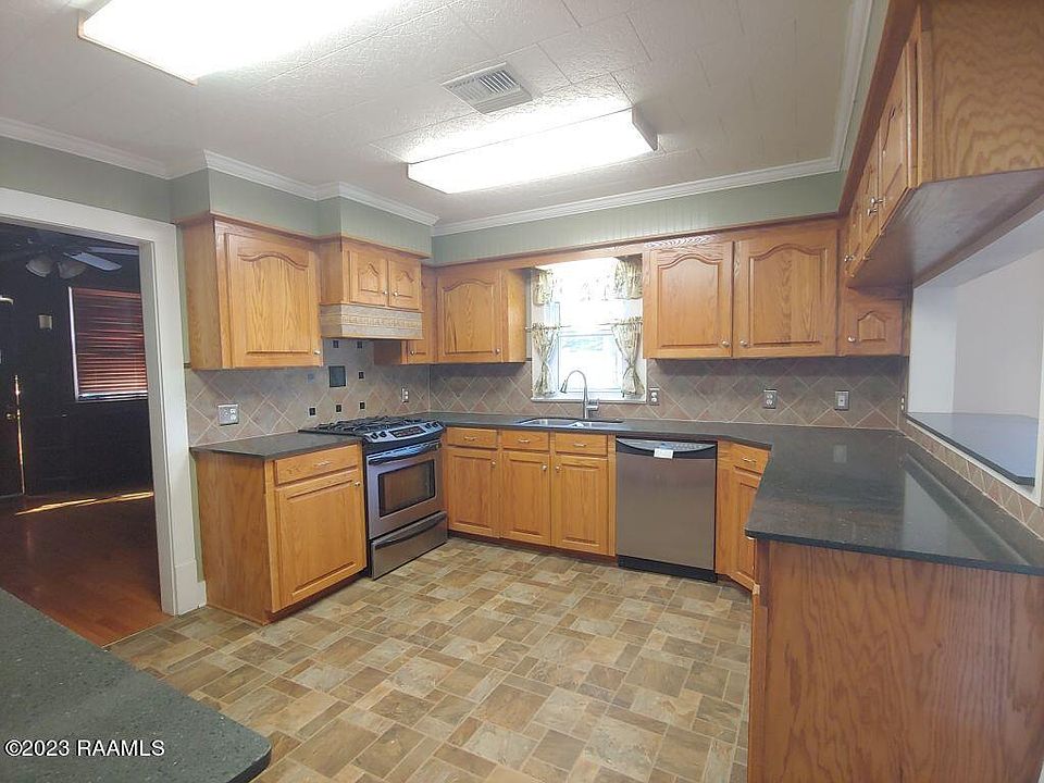 1203 N Avenue I, Crowley, LA 70526 MLS 23000045 Zillow