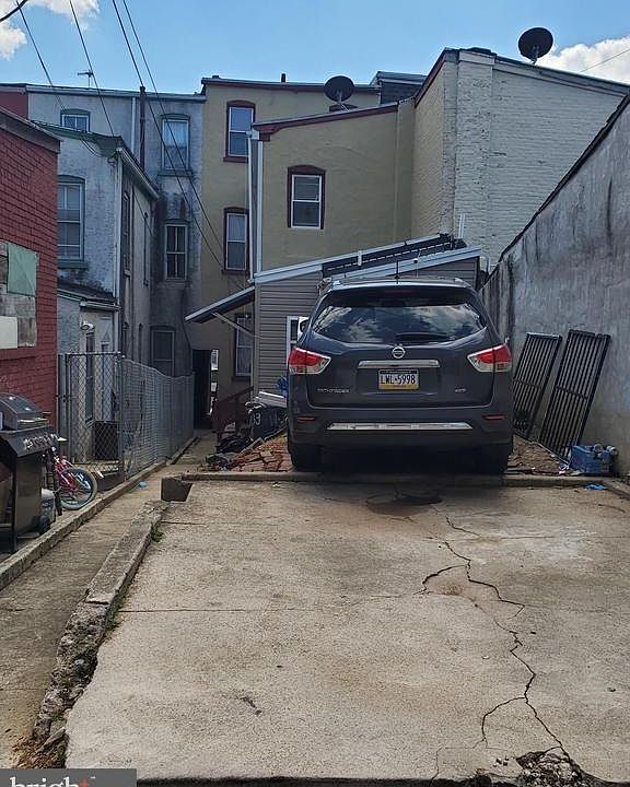 2nd image of 131 Walnut St