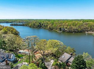 371 Broadview Ln, Annapolis, MD 21401