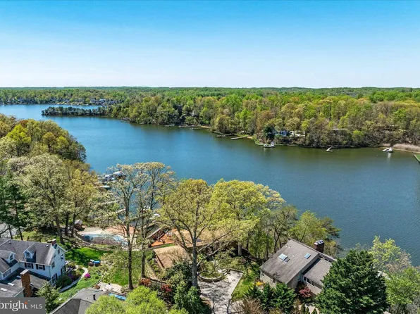 371 Broadview Ln, Annapolis, MD 21401