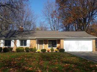 5531 Roy Rd, Highland Heights, OH 44143