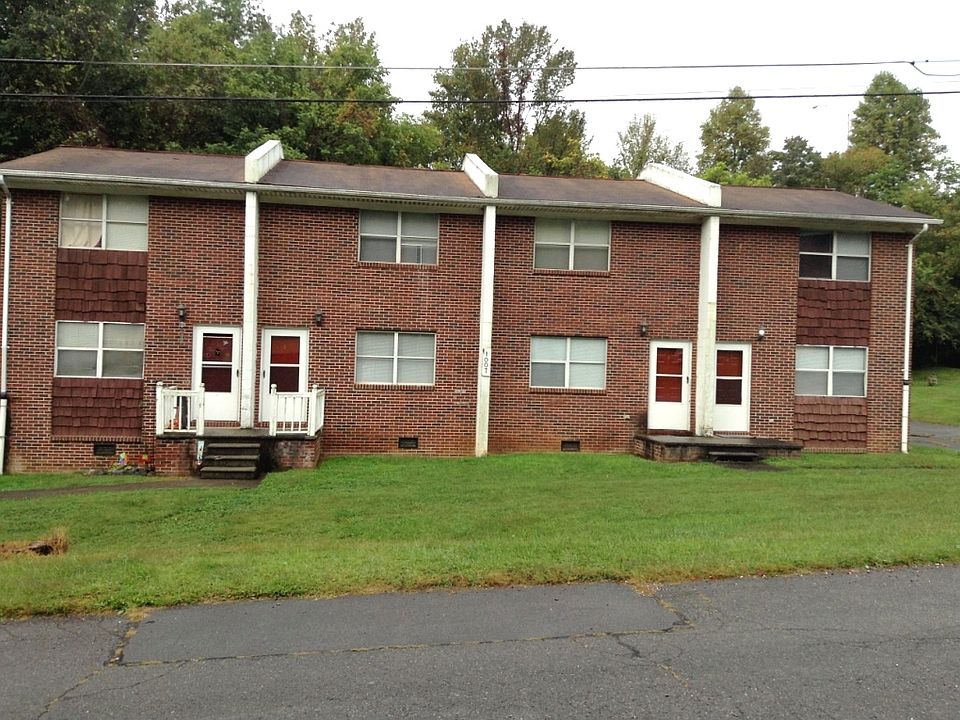 1st image of 1007 Oak St APT 2