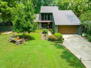 101 Riverside Dr, Norfork, AR 72658