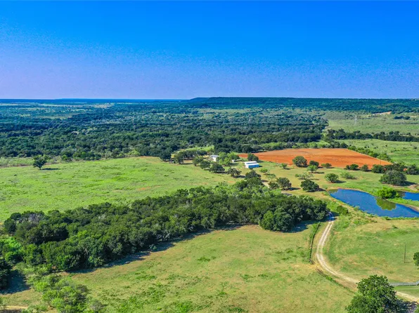 450 Beaver Creek Ln, Jacksboro, TX 76458