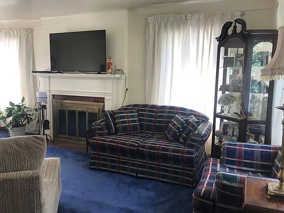 3rd image of 1519 Caroline Ave