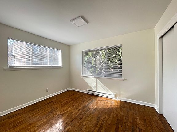 3rd image of 310 Boylston Ave E #310